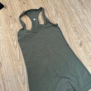 Lululemon top